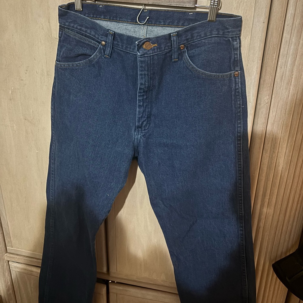 Wrangler Men's Deep Blue Straight Jeans